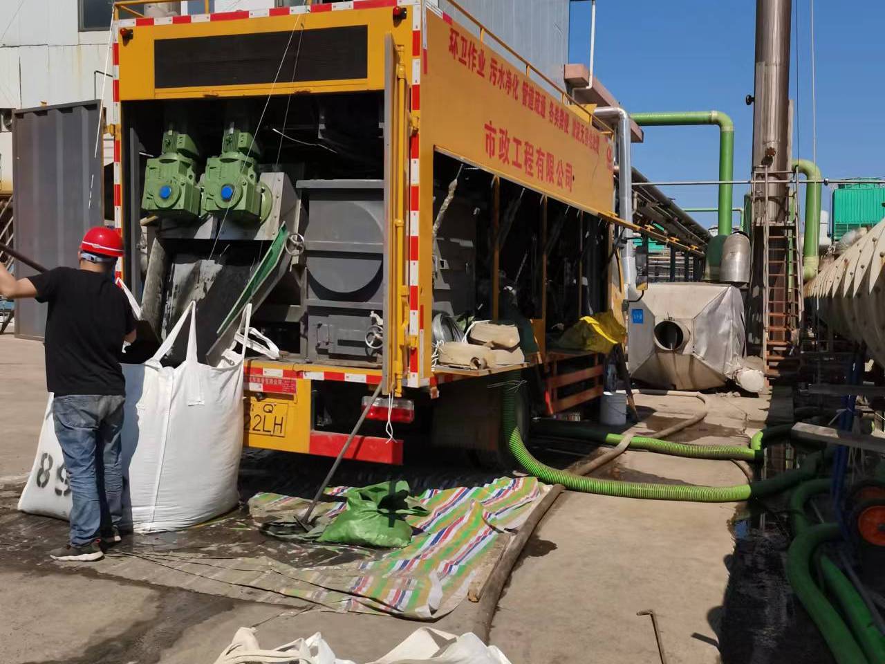 兴平淤泥压干处理